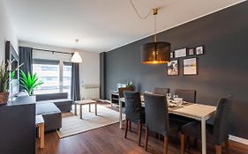Flh Expo Modern Flat With Balcony